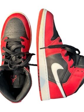 Nike Air Jordan 1 Mid Red Black White High Top Sneakers Youth 6Y GS Shoes